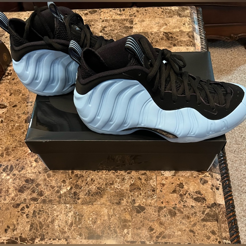 Nike Air Foamposite One in Black and Light Blue
